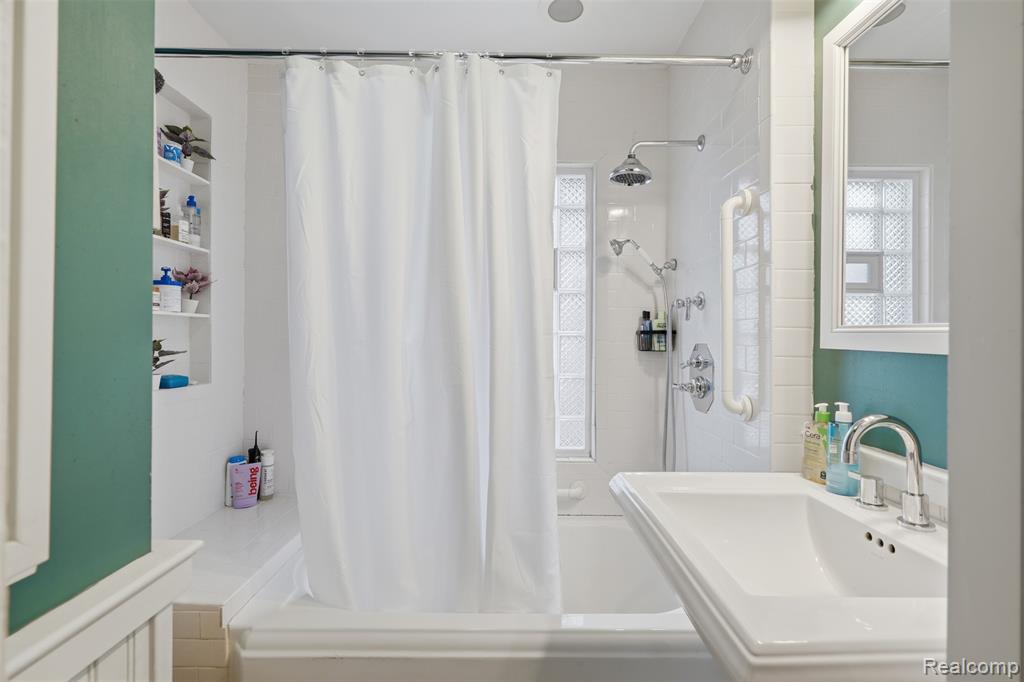 14000 Lincoln Street, Oak Park, MI 48237 — Photo 19