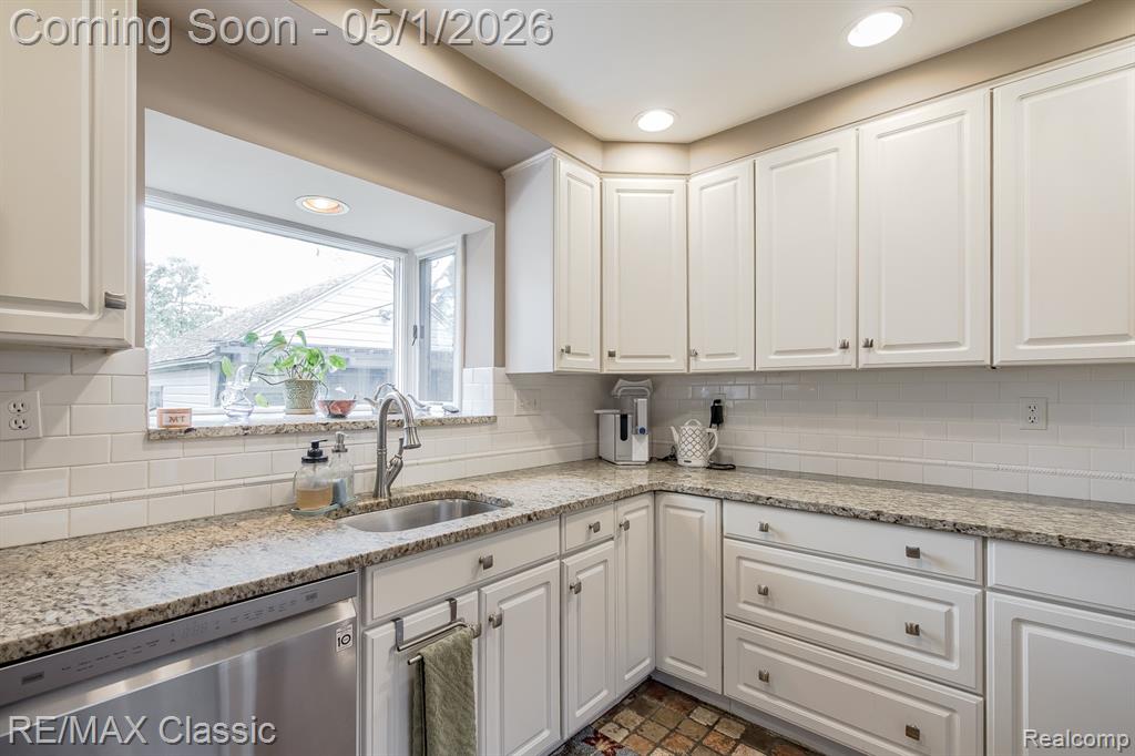 16950 Locherbie Avenue, Beverly Hills, MI 48025 — Photo 16