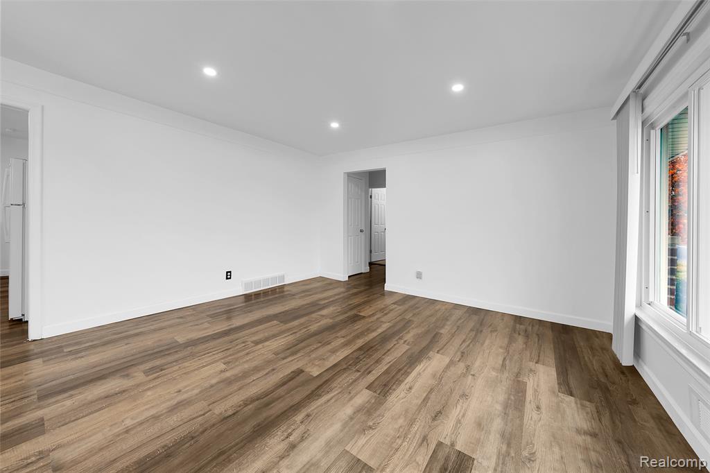 5061 Buchanan Avenue, Warren, MI 48092 — Photo 5