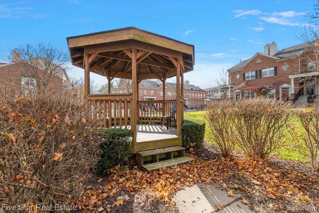 16924 Farmington Road, 93, Livonia, MI 48154 — Photo 10