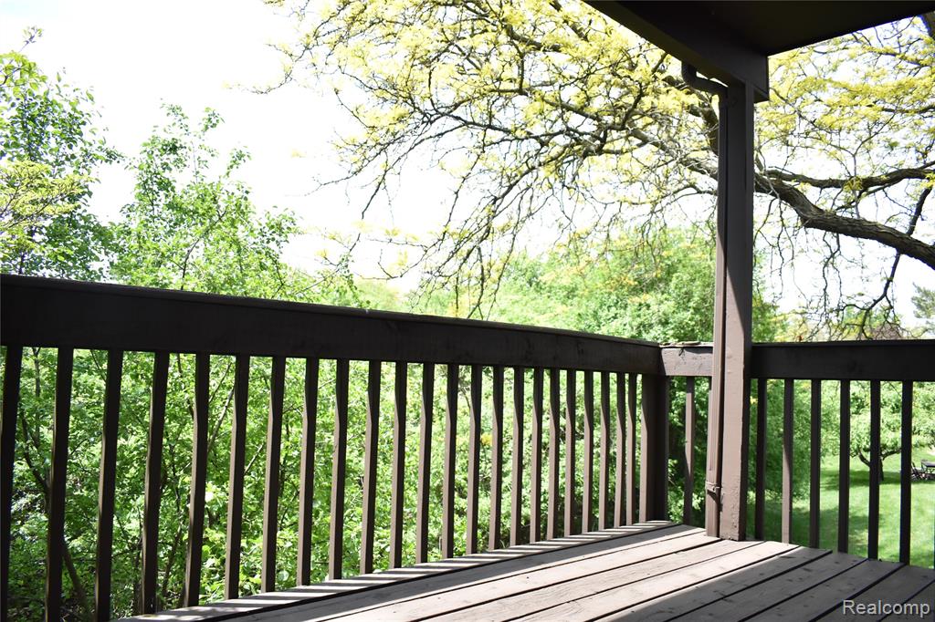 2073 Bordeaux Street, West Bloomfield, MI 48323 — Photo 18