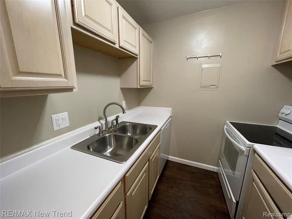 2116 PAULINE BLVD APT 304, Ann Arbor, MI 48103 — Photo 8