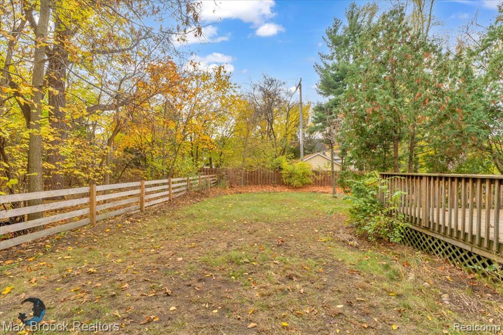 11 Poplar Park Boulevard, Pleasant Ridge, MI — Photo 53