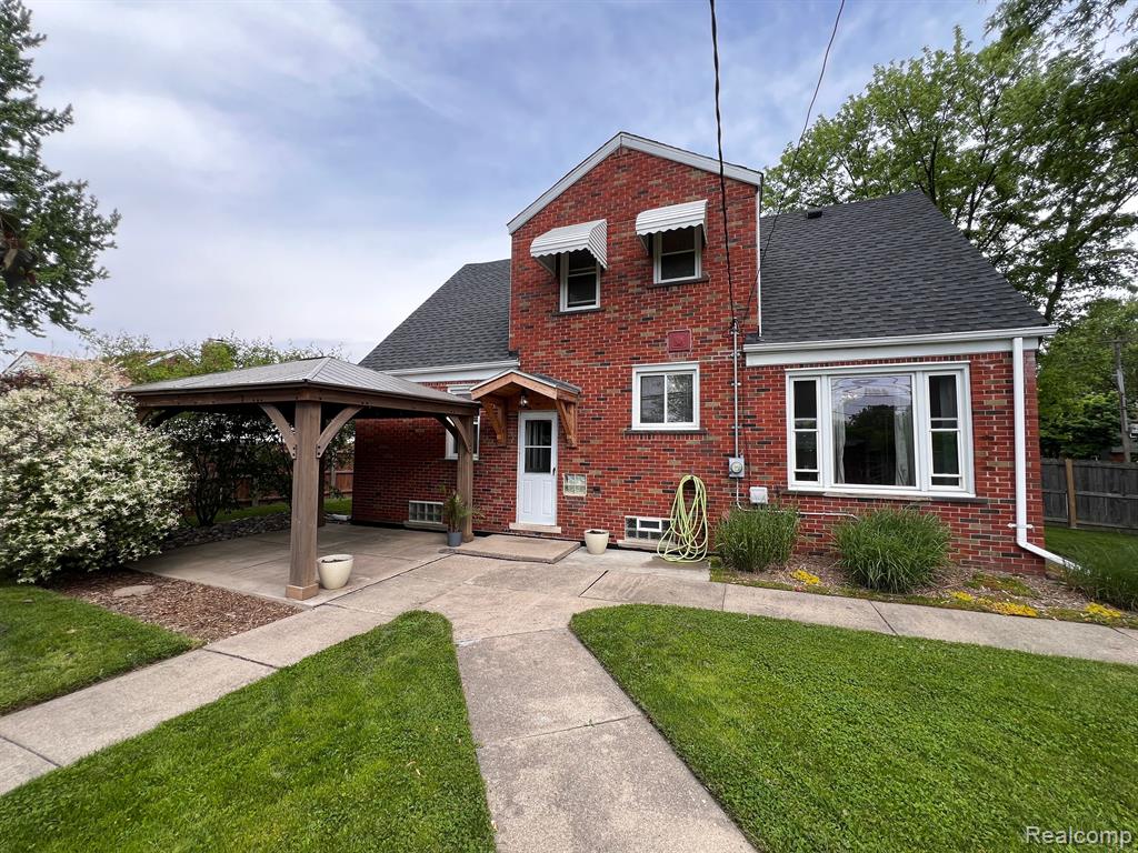 8488 HARDING, Center Line, MI 48015 — Photo 7