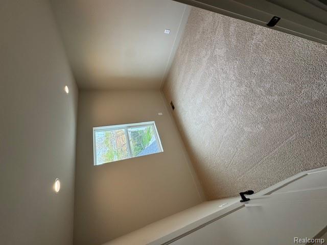 27305 Groveland Street, Madison Heights, MI 48071 — Photo 9