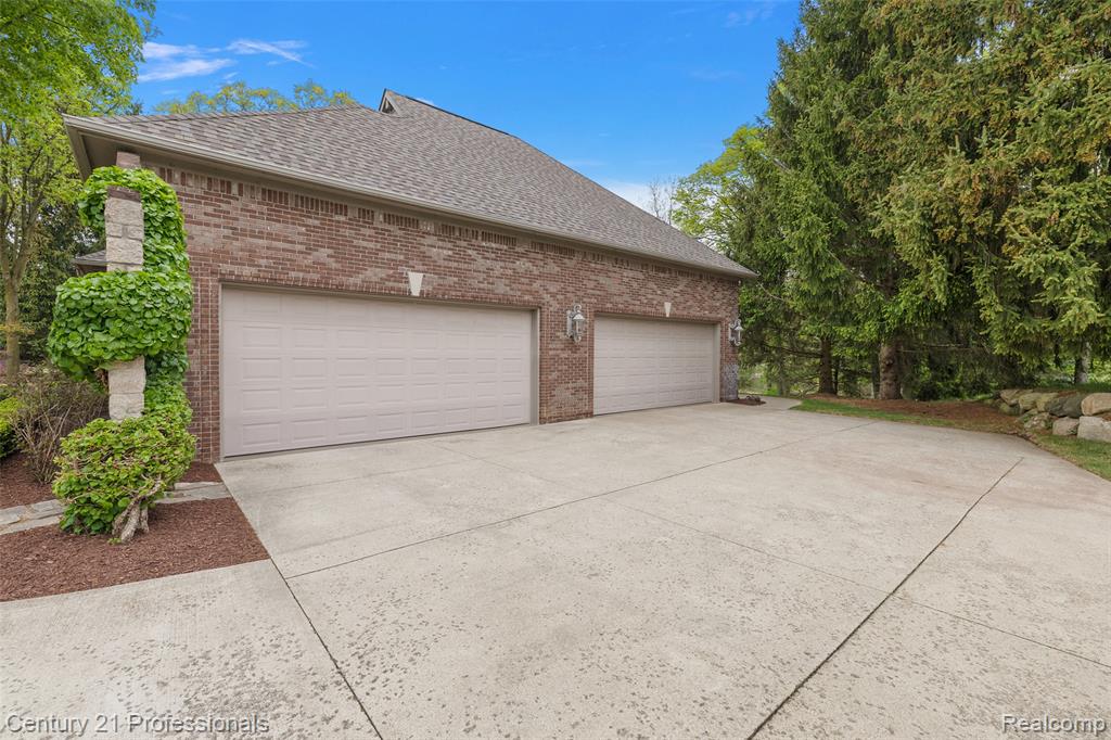 1181 Iroquois Trail, Oxford, MI 48371 — Photo 52