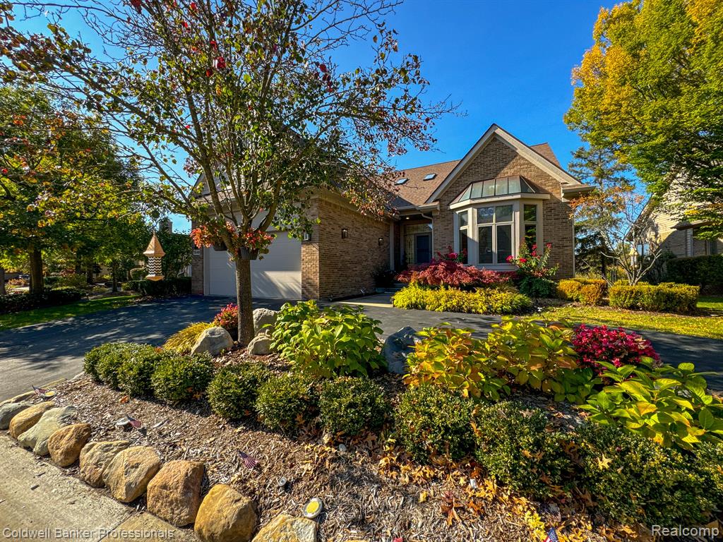 5040 OAKBROOKE Drive, West Bloomfield, MI 48323 — front exterior