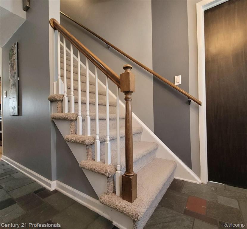 575 Troyvally Street, Troy, MI 48098 — Photo 39
