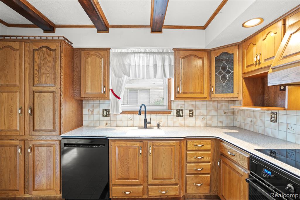 31792 Lafler Drive, Rockwood, MI — Photo 10