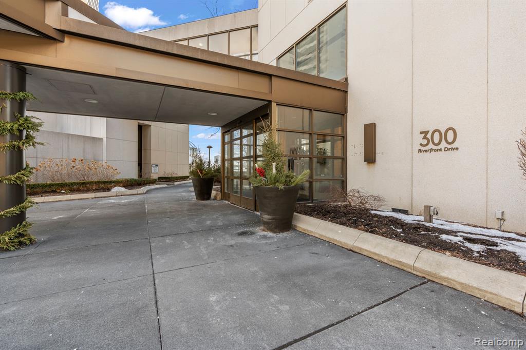 300 Riverfront Drive, 27C, Detroit, MI 48226 — Photo 34