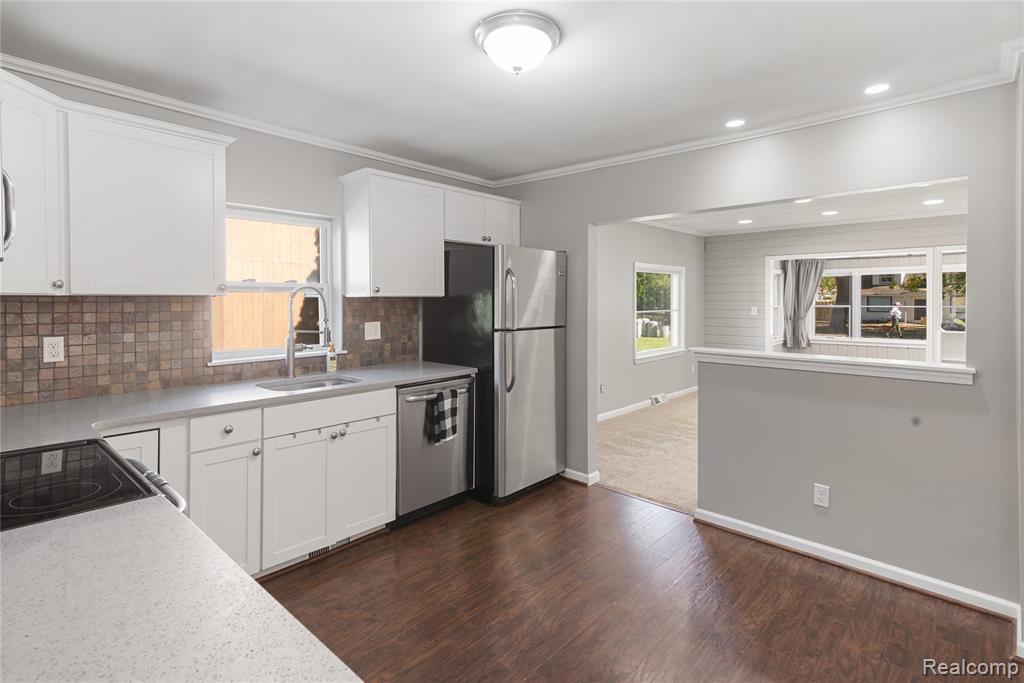 4209 Laforest Drive, Waterford, MI 48329 — Photo 11