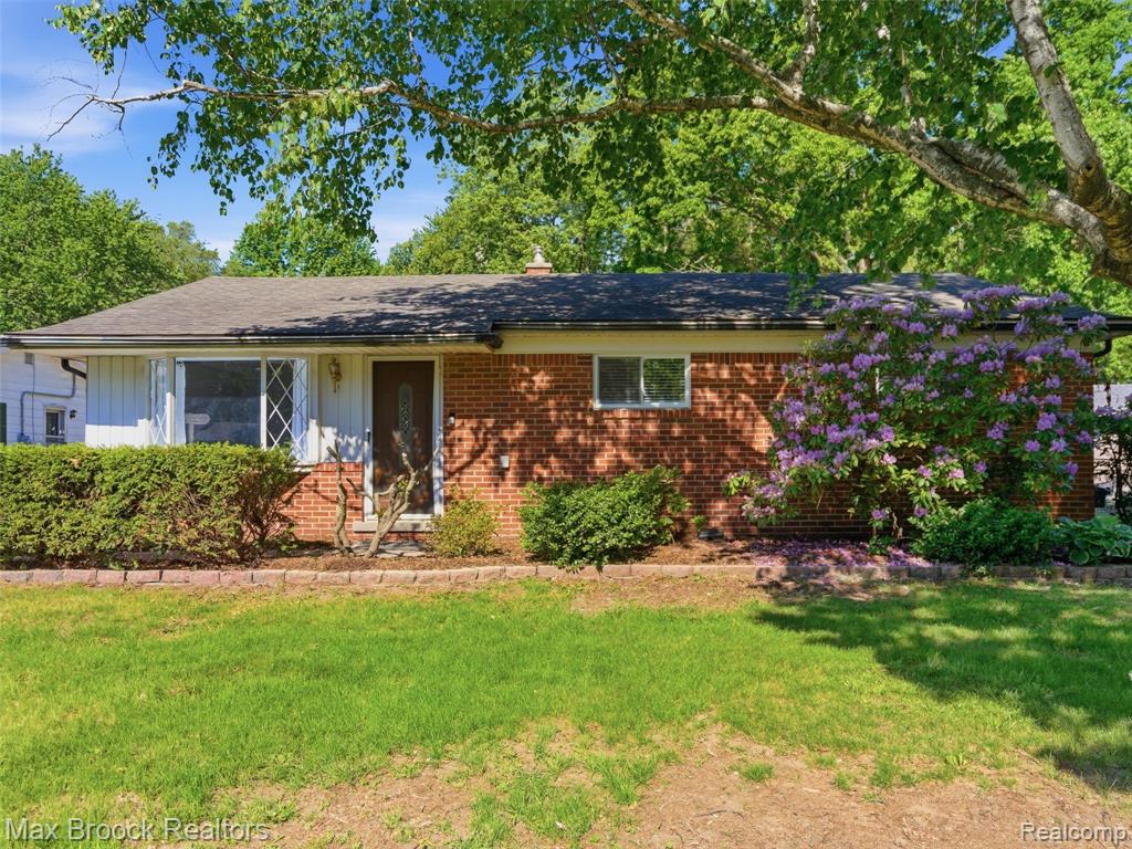 47375 Harry Street, Utica, MI 48317 — Photo 2
