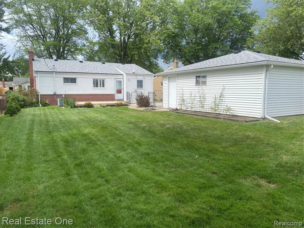 8262 Roselawn Street, Westland, MI — Photo 14