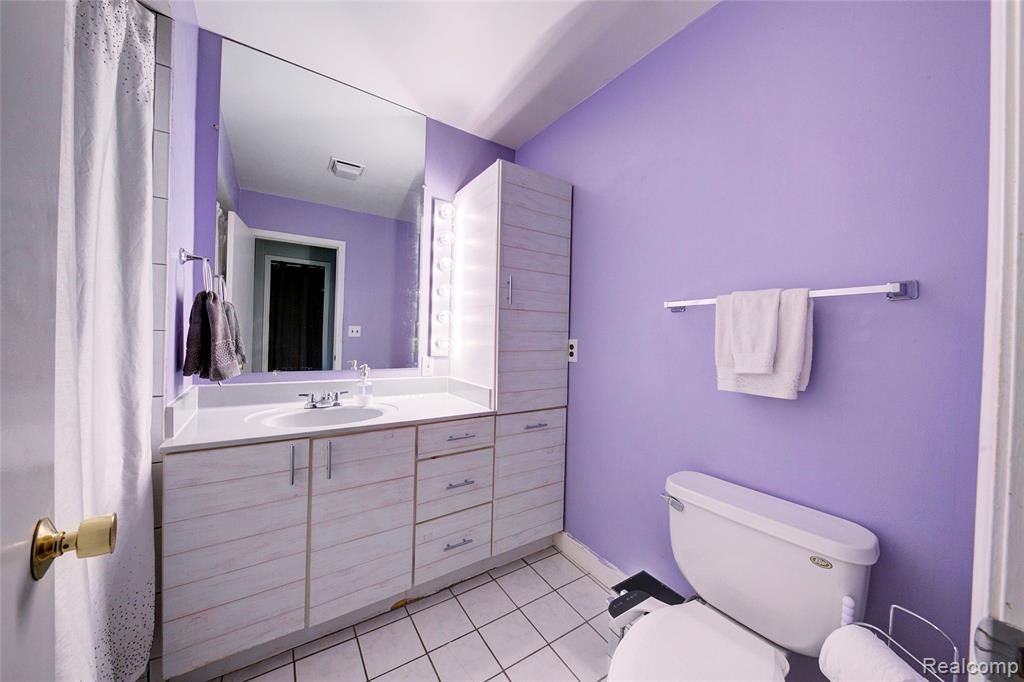 41674 BEDFORD Drive, Canton, MI 48187 — Photo 22