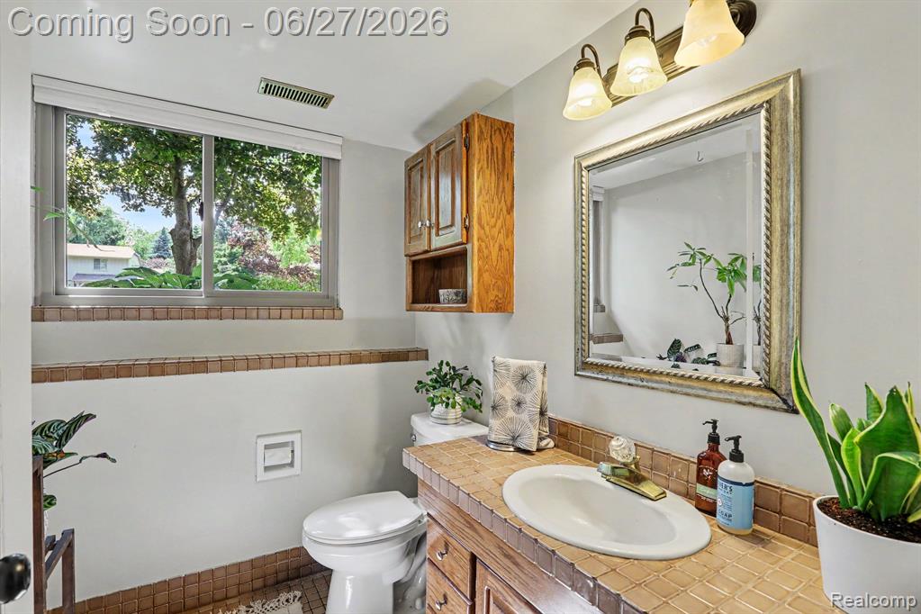 5134 Old Cove Road, Clarkston, MI — Photo 12