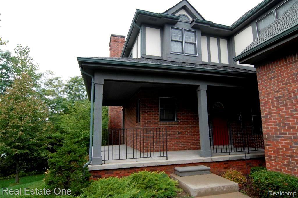 66 SANDHILLS Lane, Lake Orion, MI 48362 — Photo 3