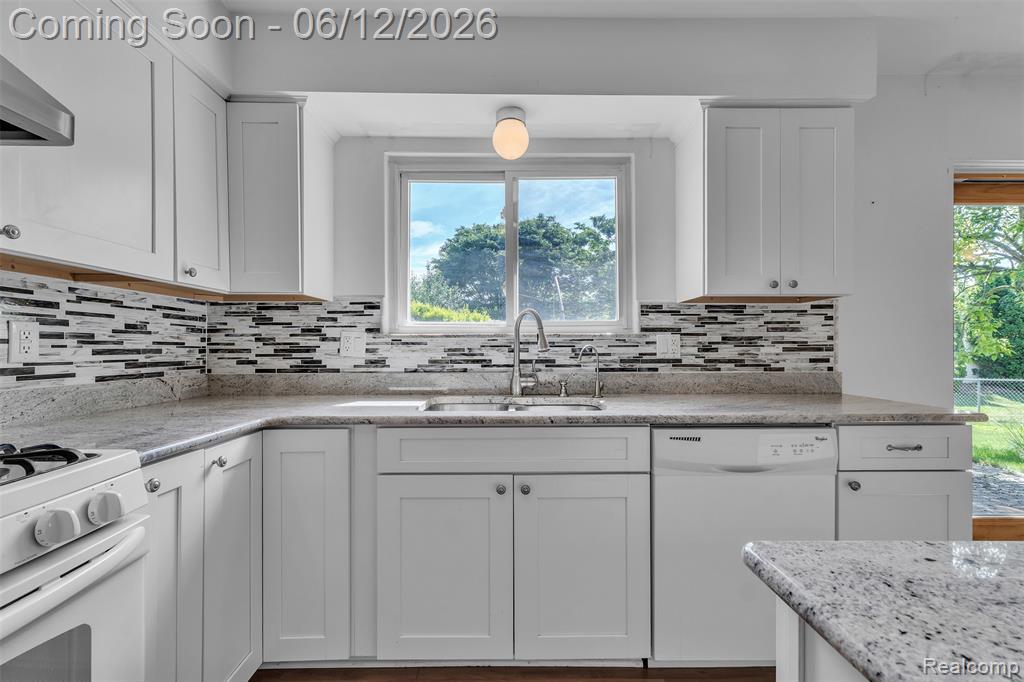 7000 Woonsocket Street, Canton, MI 48187 — Photo 21