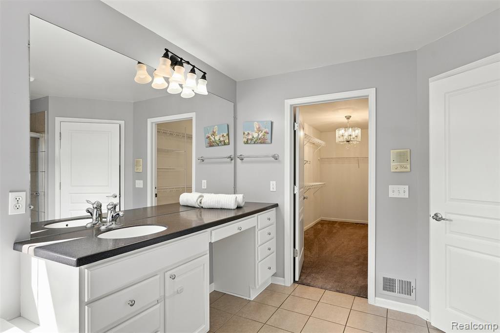 49894 Bloomsbury Lane, Macomb, MI 48044 — Photo 42