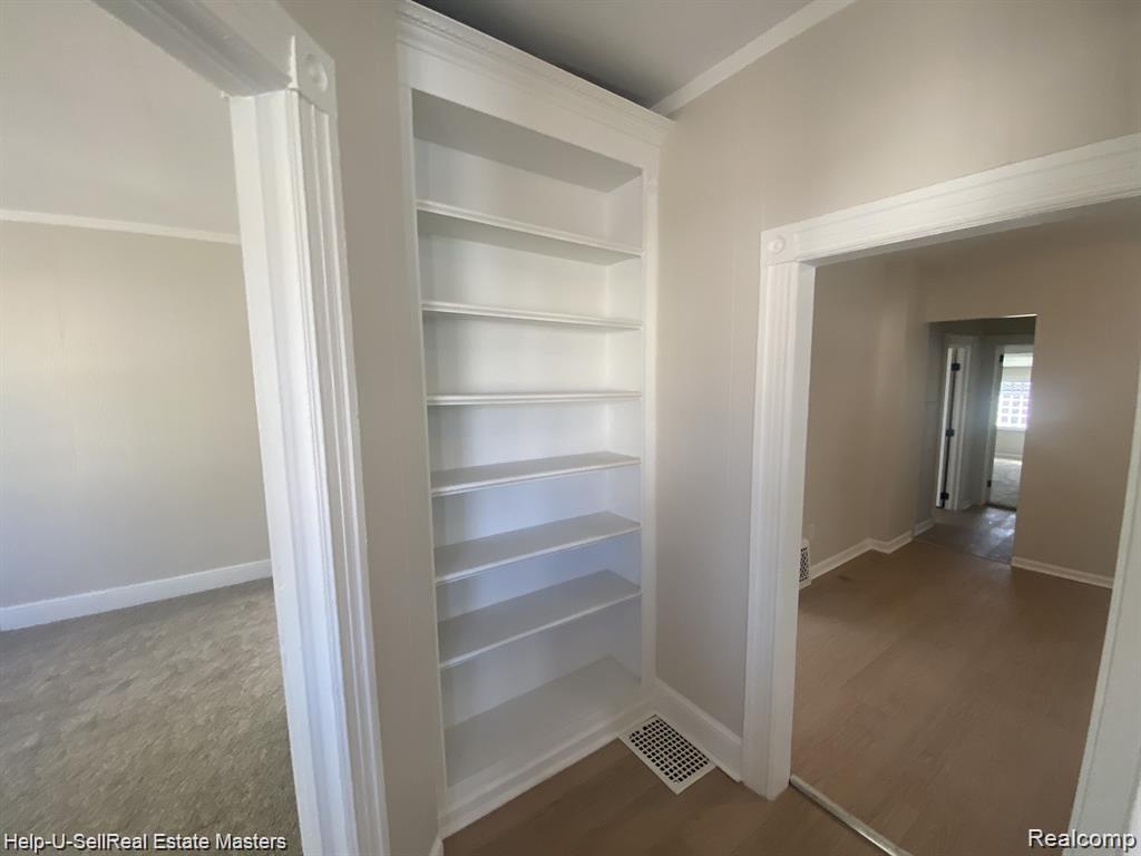 620 GRISWOLD Street, Port Huron, MI 48060 — Photo 2