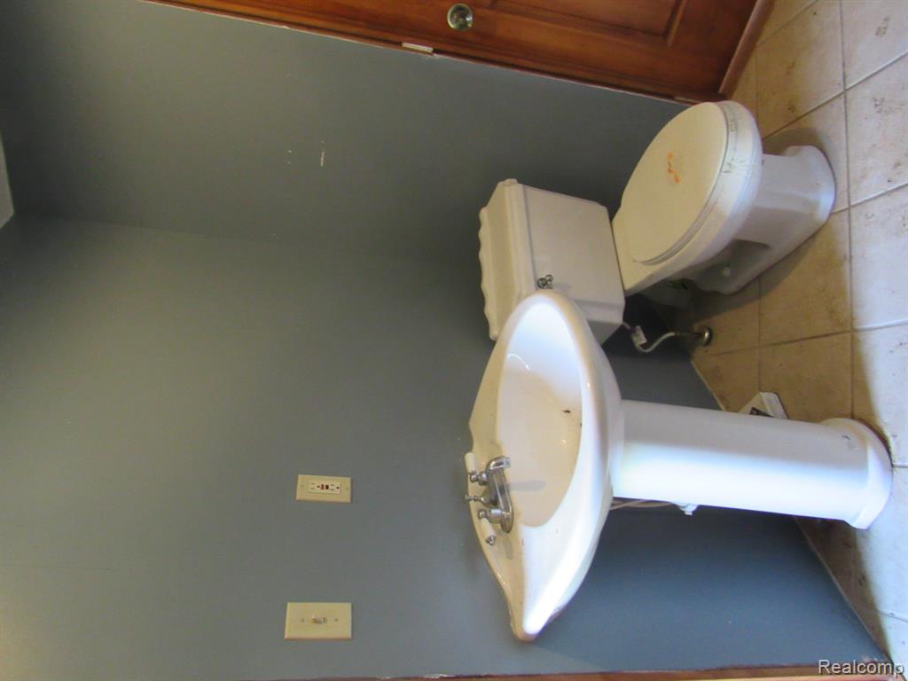 695 W Cass Avenue Road, Bay City, MI 48708 — Photo 27