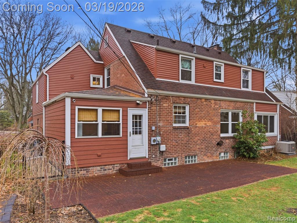 27320 Sunset Boulevard E, Lathrup Village, MI 48076 — Photo 47