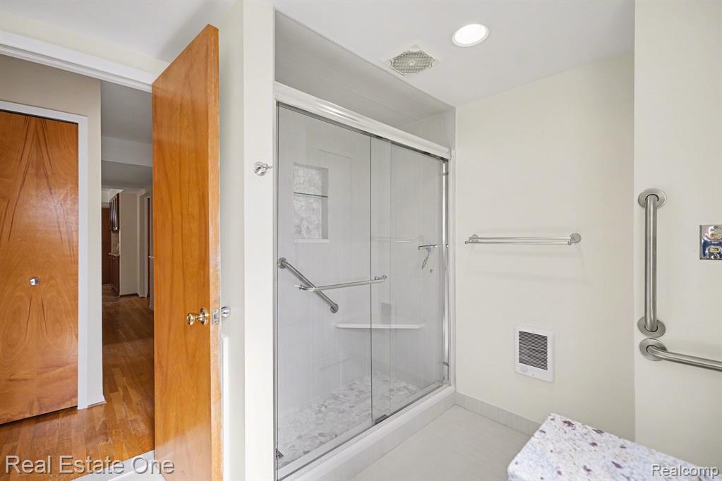 4699 Alton Drive, Troy, MI 48085 — Photo 17
