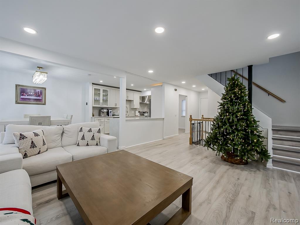 2957 MOON LAKE DR Drive, West Bloomfield, MI 48323 — Photo 6