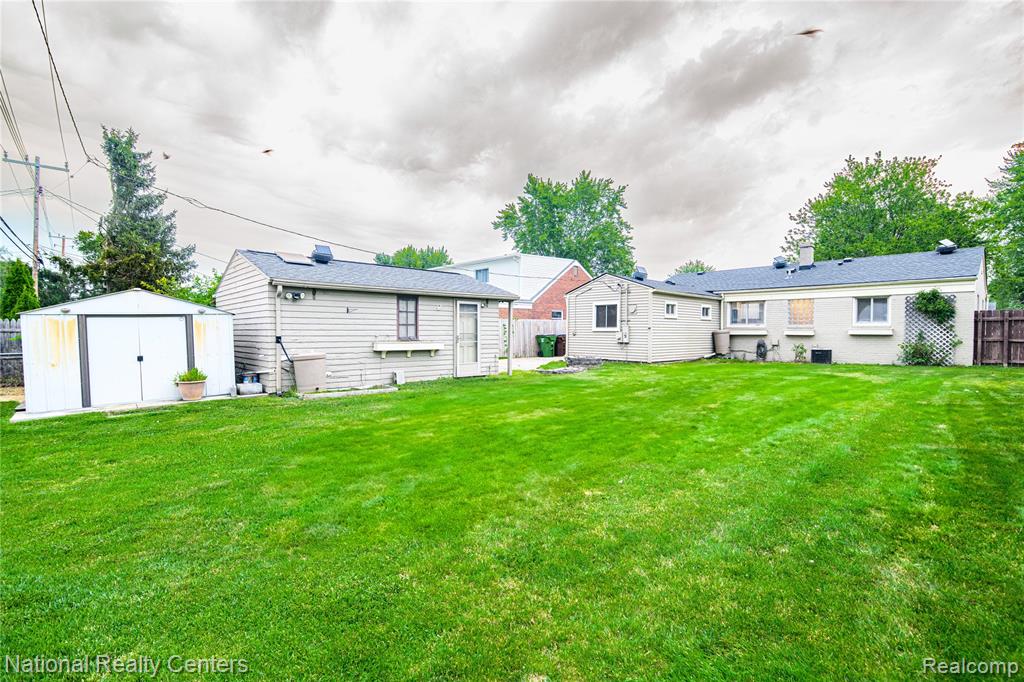 47337 Winthrop Street, Shelby Twp, MI 48317 — Photo 18