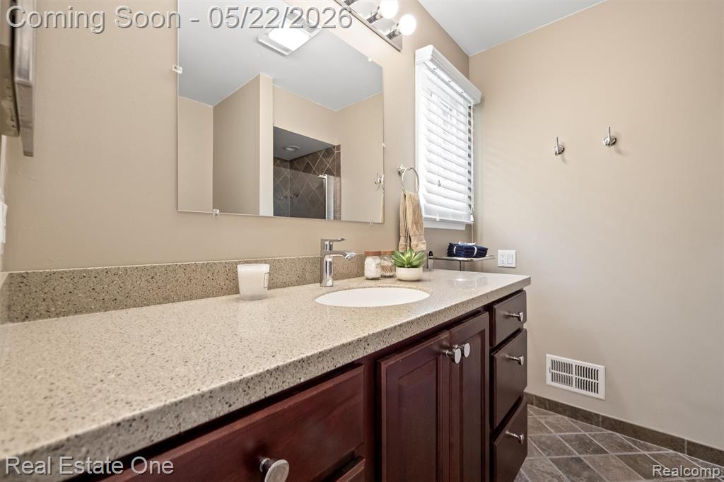 489 Evaline Drive, Troy, MI 48085 — Photo 18
