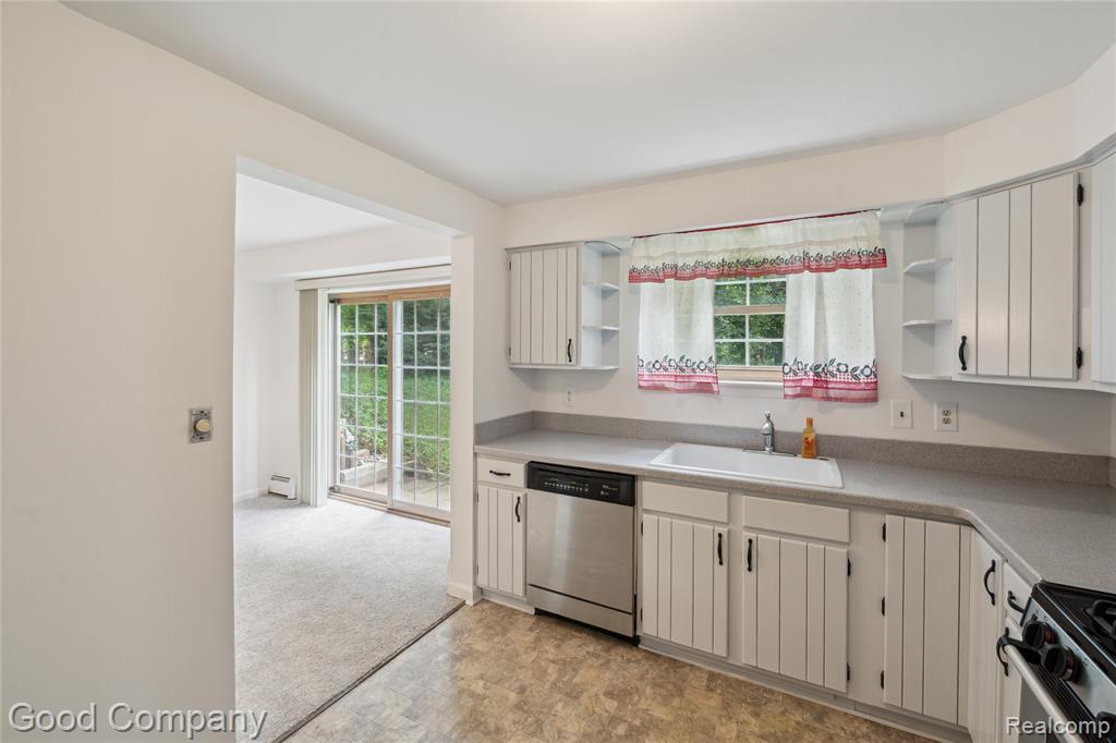 2289 Paulette Drive, Wolverine Lake, MI 48390 — Photo 14