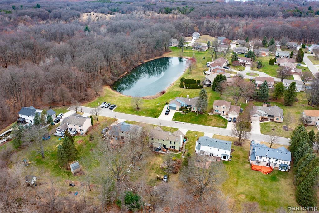9043 Woods Edge Drive, Commerce Twp, MI 48382 — Photo 4