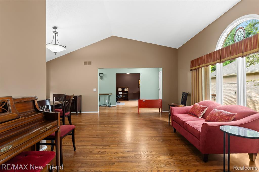 35163 KNOLLWOOD Lane, Farmington Hills, MI 48335 — Photo 14