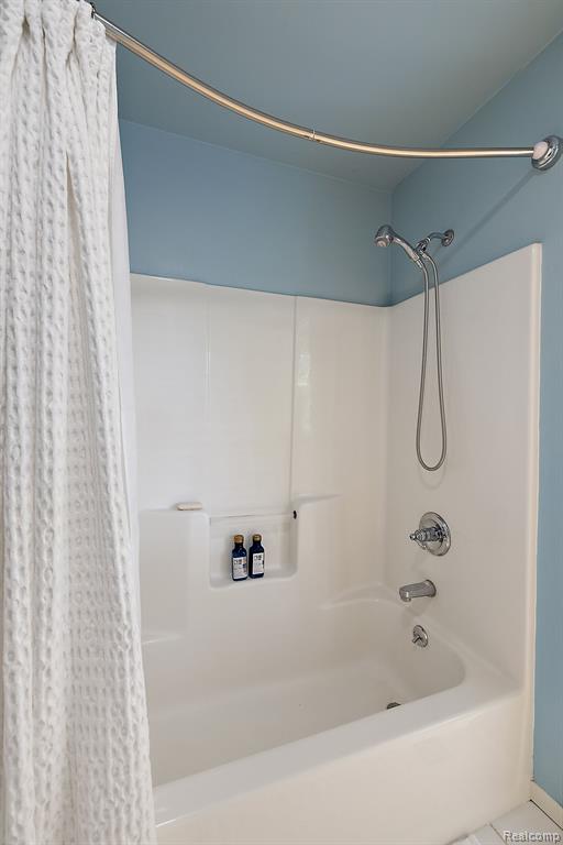733 LONGFORD Drive, Rochester Hills, MI 48309 — Photo 56