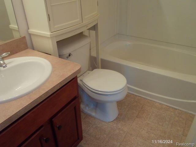 649 LEWA DOWNS Drive, Pontiac, MI 48341 — Photo 10