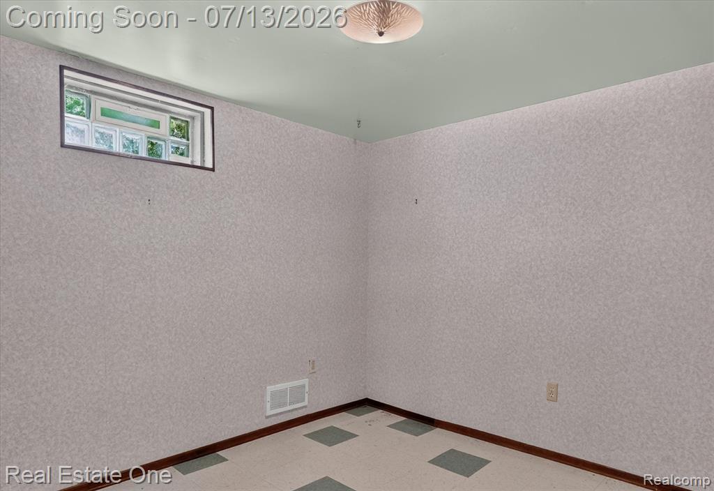 6039 Fish Lake Road, Holly, MI 48442 — Photo 39