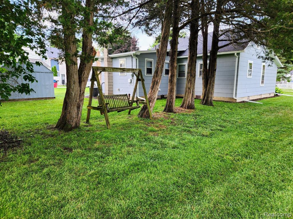 29272 ADAMS Drive, Gibraltar, MI — Photo 29