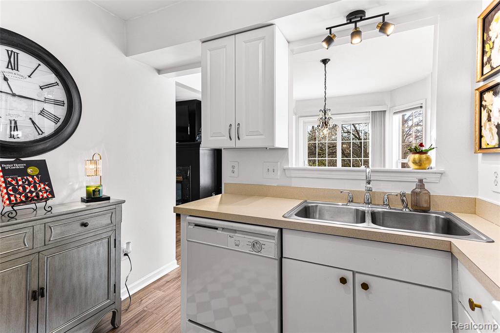 4680 Hunters Circle W, Canton, MI 48188 — Photo 10