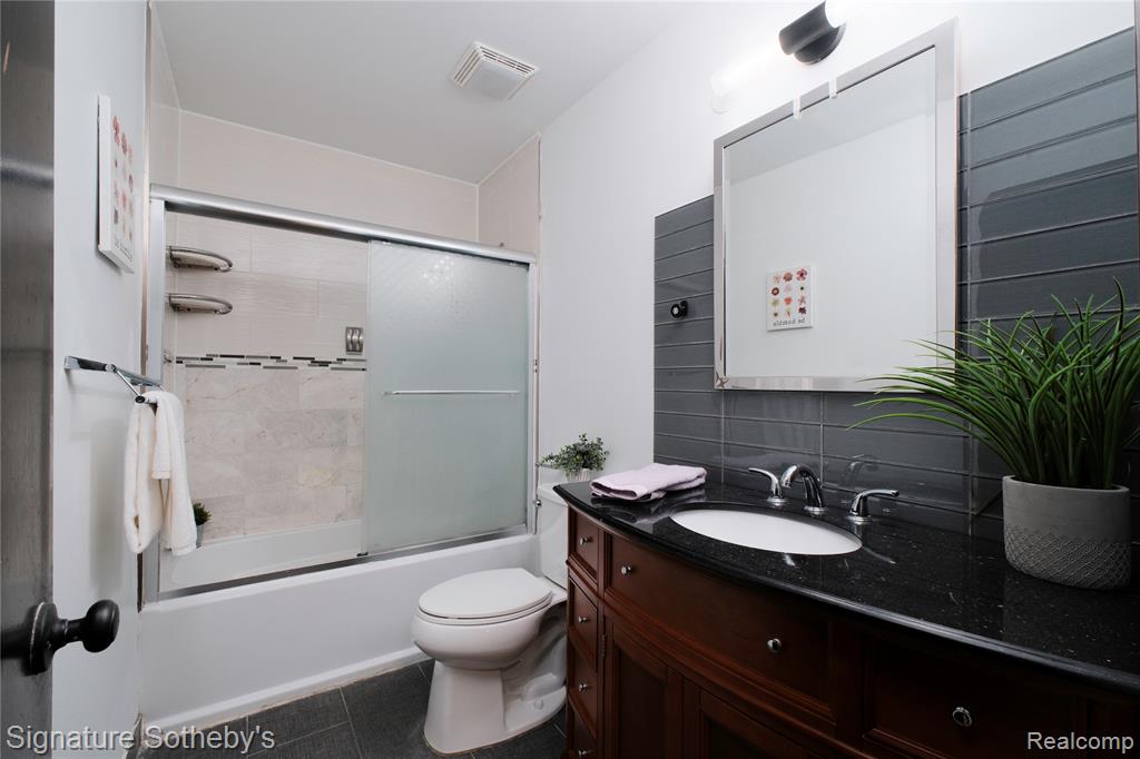 5188 W Richard Run, West Bloomfield, MI — Photo 26