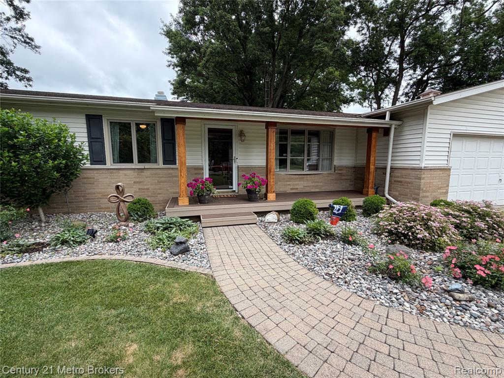 3259 N Seymour Road, Flushing, MI 48433 — Photo 2