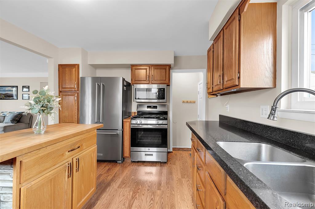 8731 N Hubbard Street, Westland, MI — Photo 10