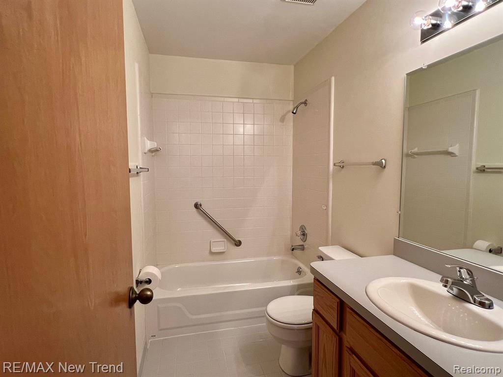 22135 RIVER RIDGE Trail, Farmington Hills, MI 48335 — Photo 15