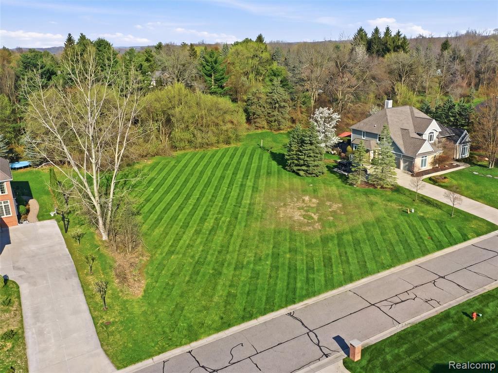 4672 Woodland Hills Drive, Rochester, MI 48306 — Photo 2