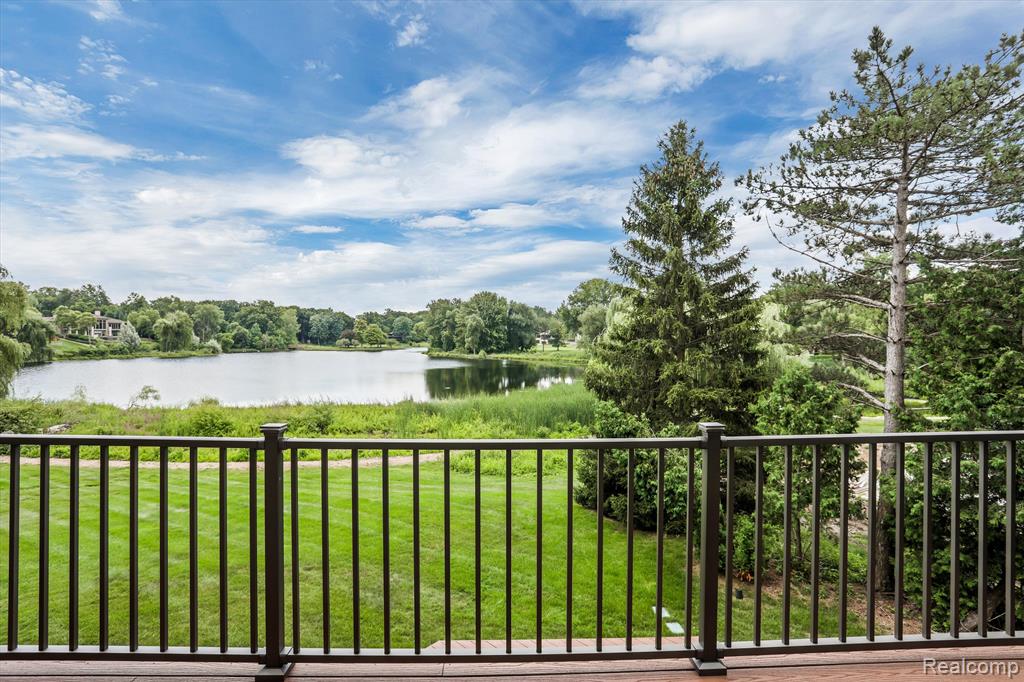 4733 W WICKFORD, Bloomfield Hills, MI 48302 — Photo 45