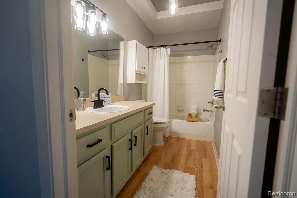 23273 Bunte Court, Trenton, MI 48183 — Photo 18