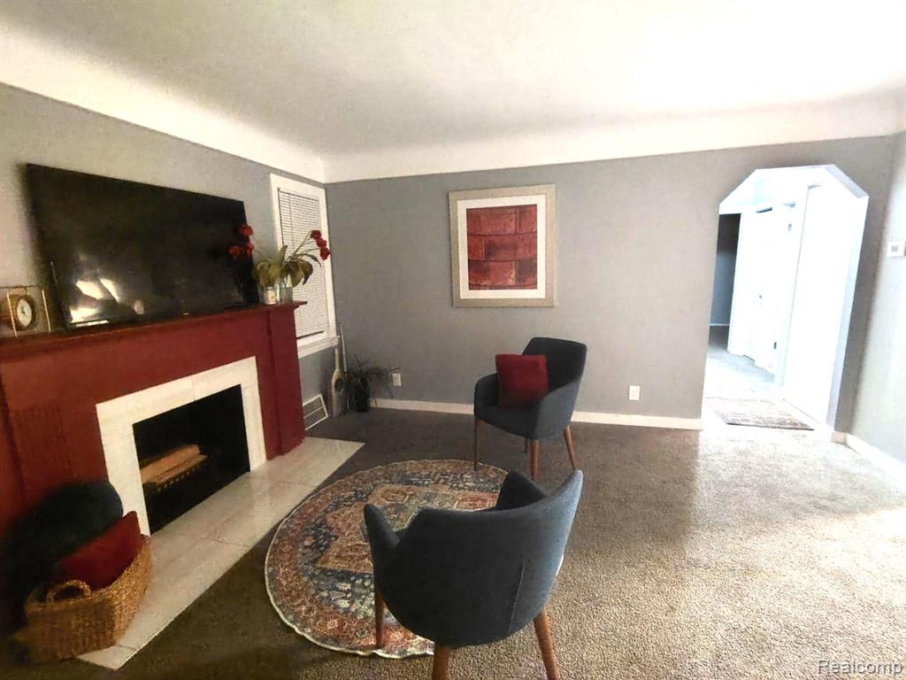 6144 RADNOR Street, Detroit, MI 48224 — Photo 4
