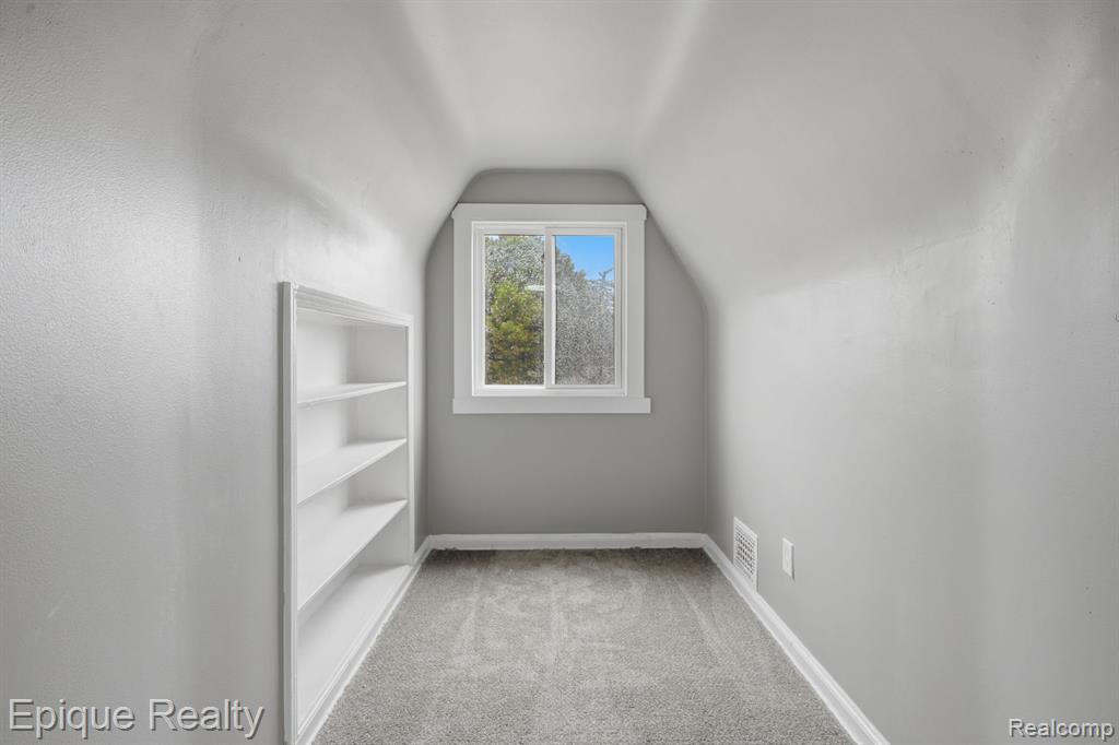 9991 Robson Street, Detroit, MI 48227 — Photo 21