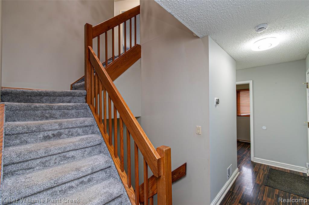 5700 Point Of The Woods Drive, West Bloomfield, MI 48324 — Photo 39