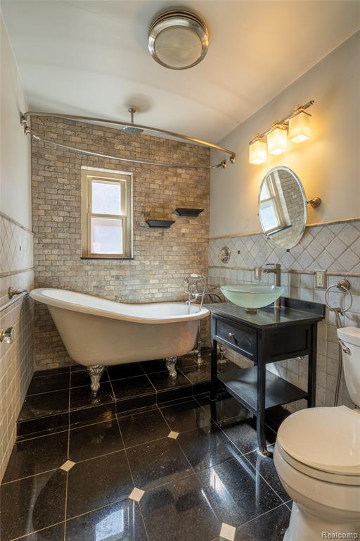 1481 Oxford Road, Grosse Pointe Woods, MI 48236 — Photo 17