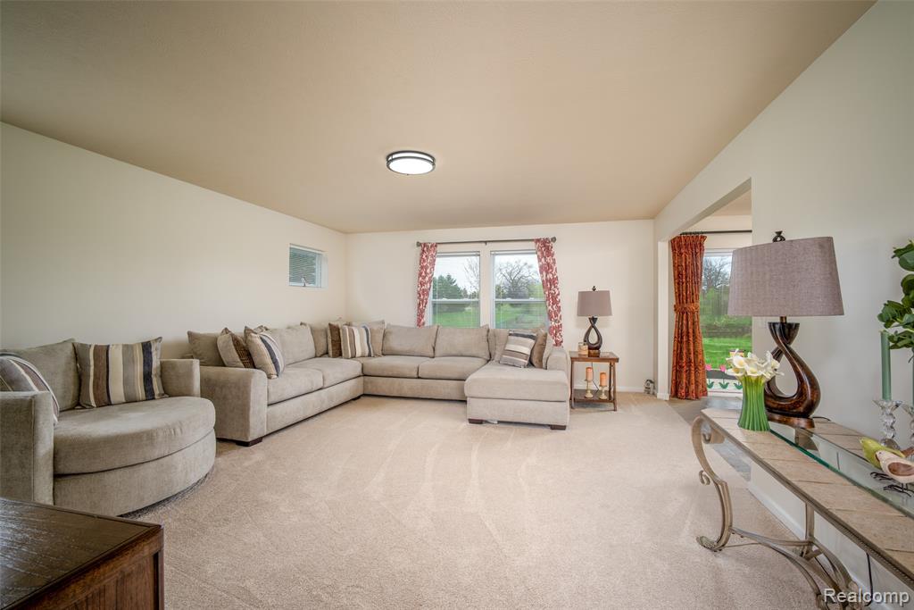 3411 Amber Oaks Drive, Howell, MI 48855 — Photo 3