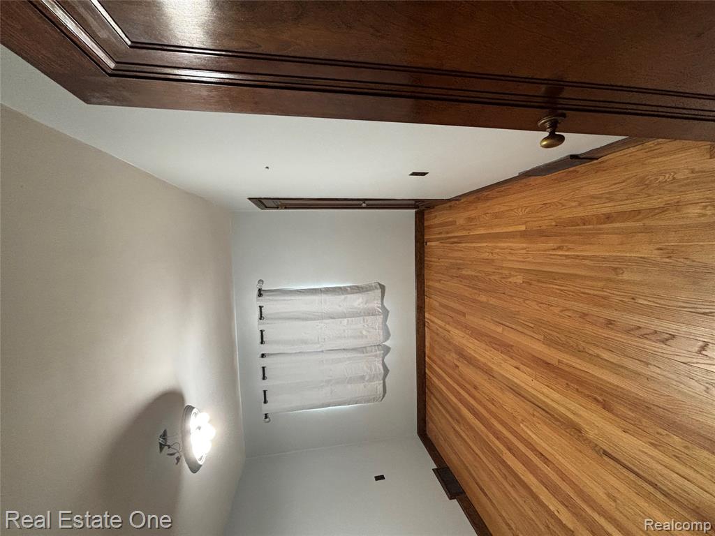 109 W Kennett Road, Pontiac, MI 48340 — Photo 18